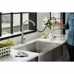 In Stock Hardwarestore Delivery Simplice Single-Handle Pull-Down Sprayer Kitchen Faucet With DockNetik And Sweep Spray In Vibrant Stainless -Bath and Faucet shop 2f57242bfae462b45a0b31bdf9381005 1800x1800