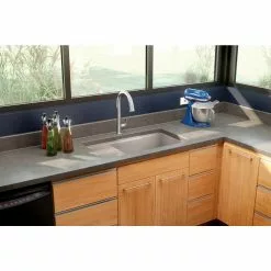 In Stock Hardwarestore Delivery Sensate Single-Handle Touchless Pull Down Sprayer Kitchen Faucet In Vibrant Stainless With DockNetik And Sweep Spray -Bath and Faucet shop cba920e92ad325e8c4f2f43e4d552a2a 1800x1800